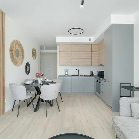 Family Apartment In Poznan With 2 Parking Spaces, 3 Bedrooms And Balcony By Noclegi Renters Esterno foto