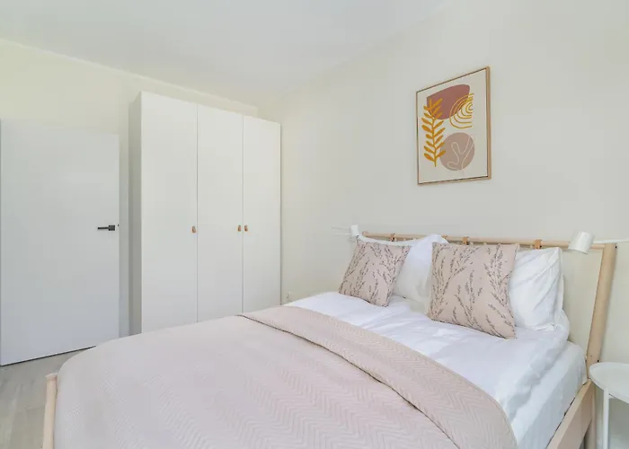 Family Apartment In Poznan With 2 Parking Spaces, 3 Bedrooms And Balcony By Noclegi Renters