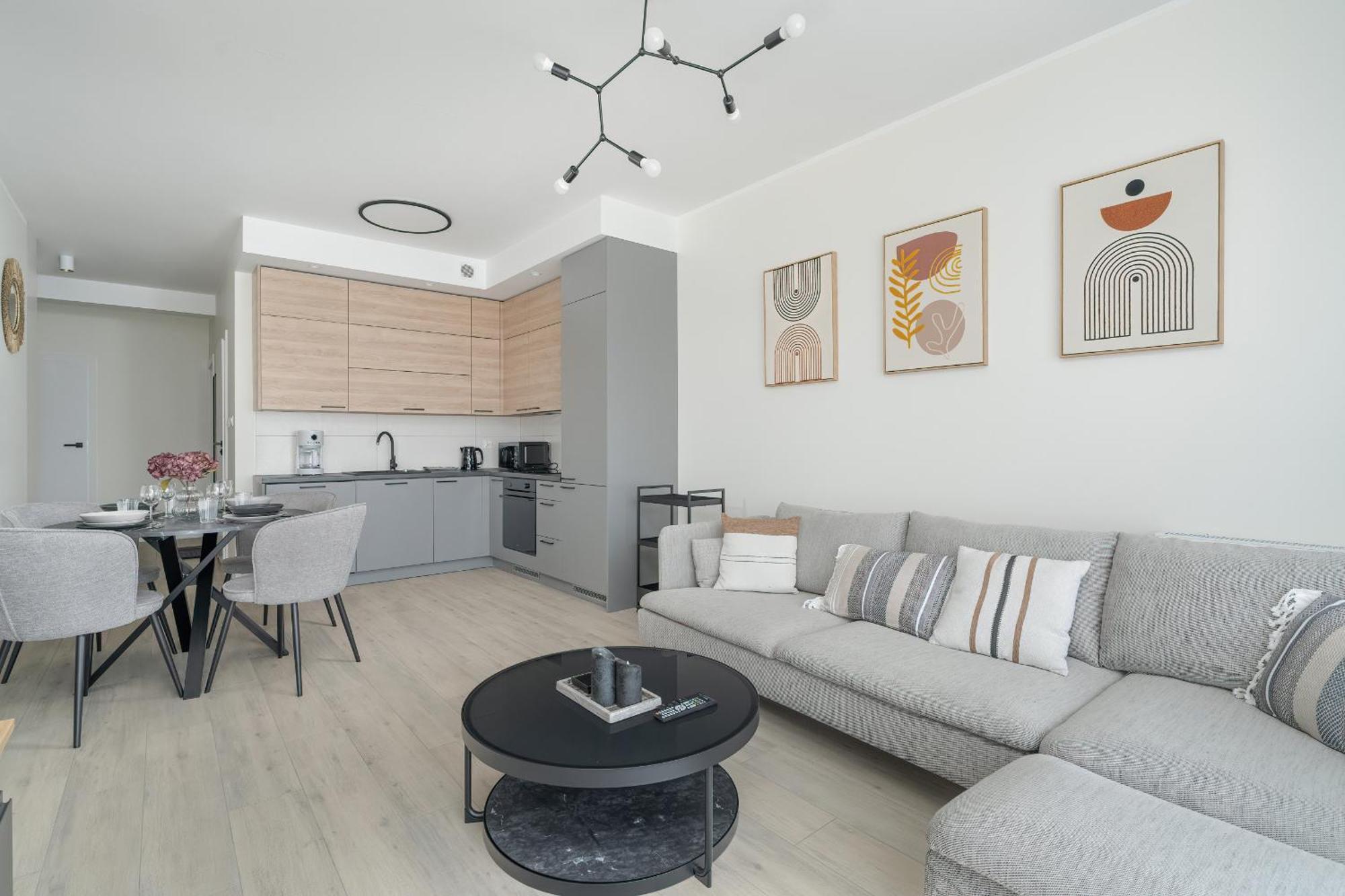 Appartamento Family In With 2 Parking Spaces, 3 Bedrooms And Balcony By Renters *