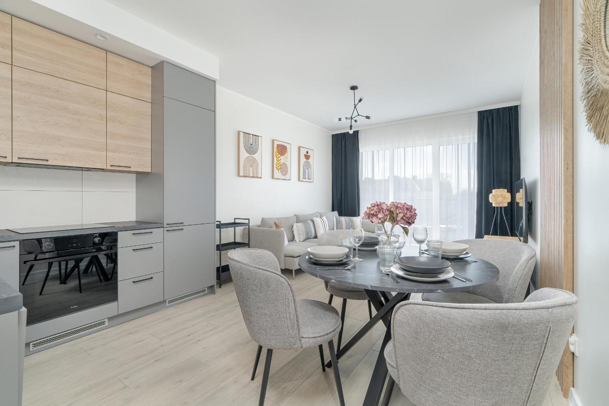 Appartamento Family In With 2 Parking Spaces, 3 Bedrooms And Balcony By Renters *